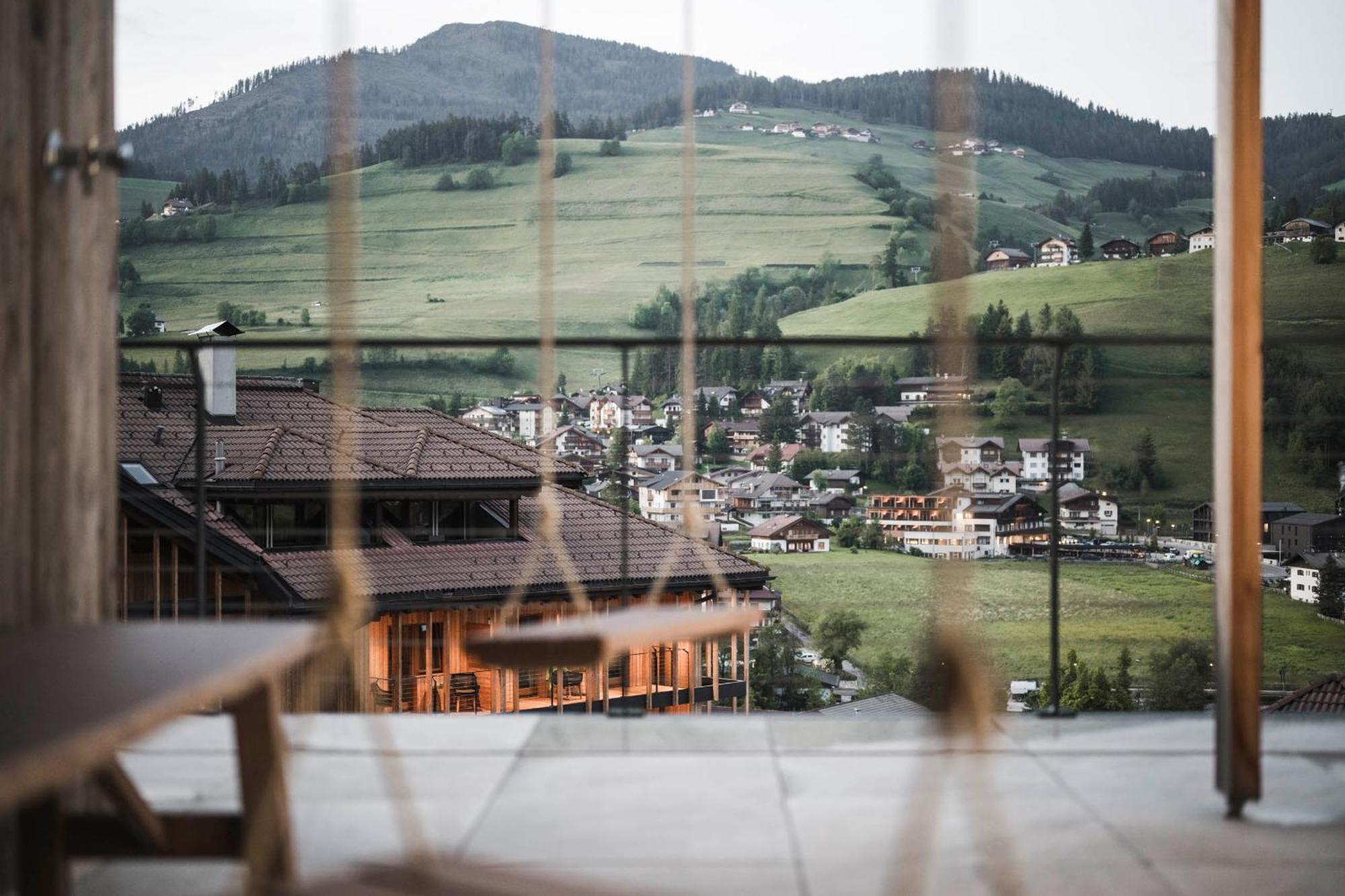 Excelsior Dolomites Life Resort Сан-Віджиліо-ді-Мареббе Екстер'єр фото